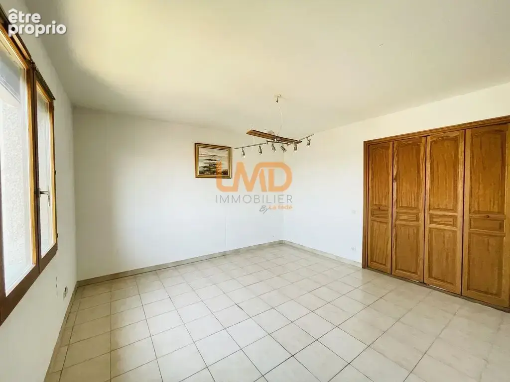 Propriété T5 avec piscine, parc, garages - photo 16