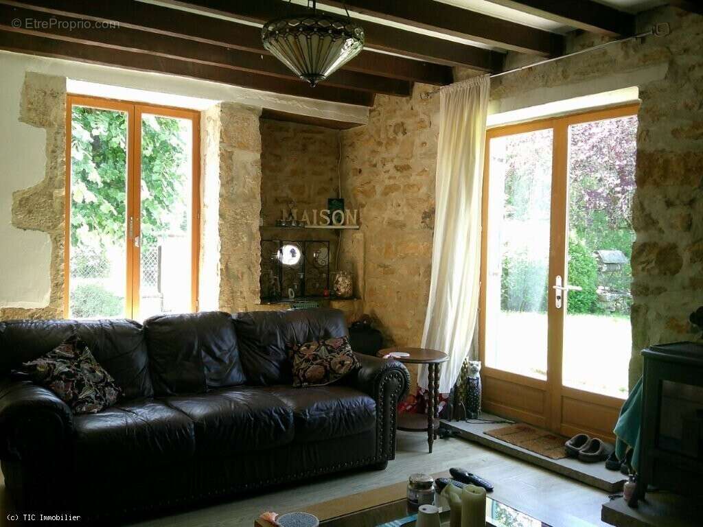 Maison à CHARROUX