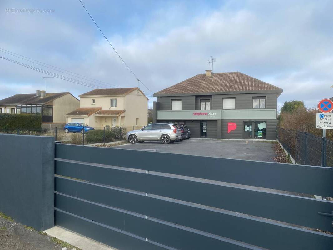 Photo 1 - Commerce à POITIERS