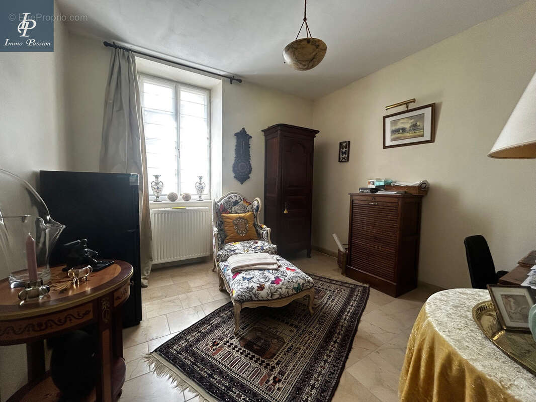 Maison à VILLY-LE-MOUTIER