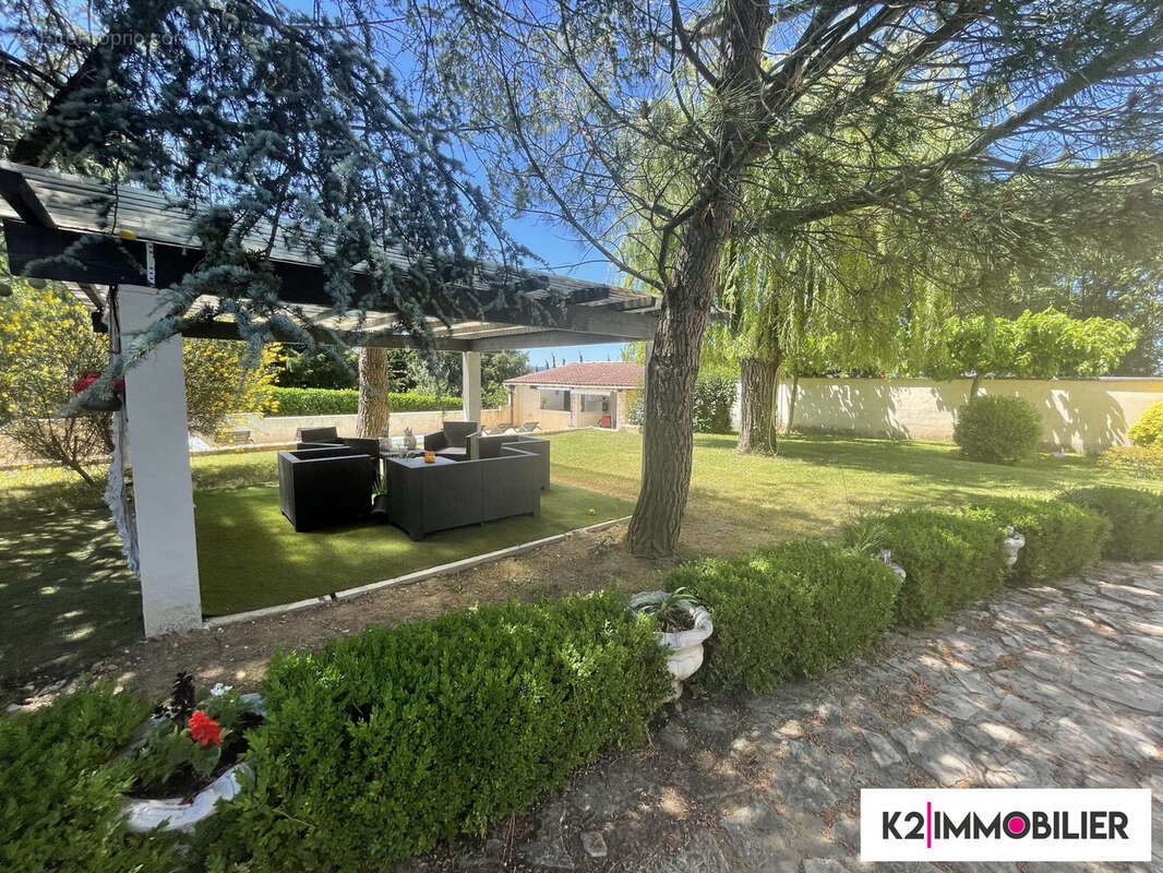 Maison à MONTELIMAR