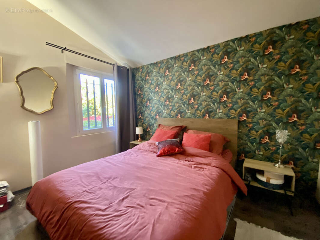 Maison à SAINTE-CECILE-LES-VIGNES