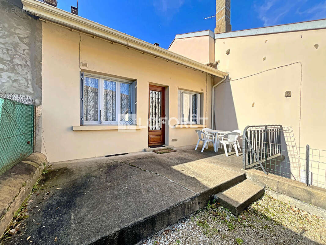 Maison à COLIGNY