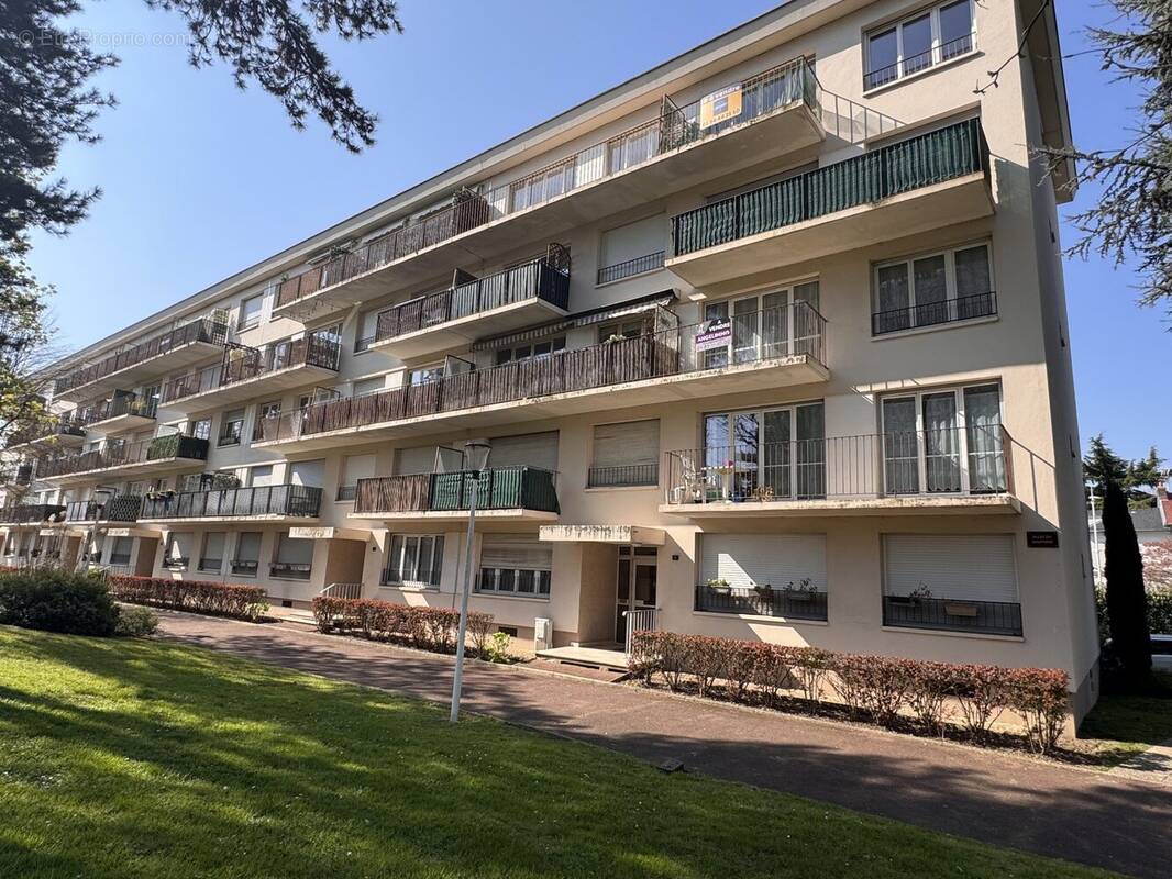Appartement à LE PLESSIS-BOUCHARD