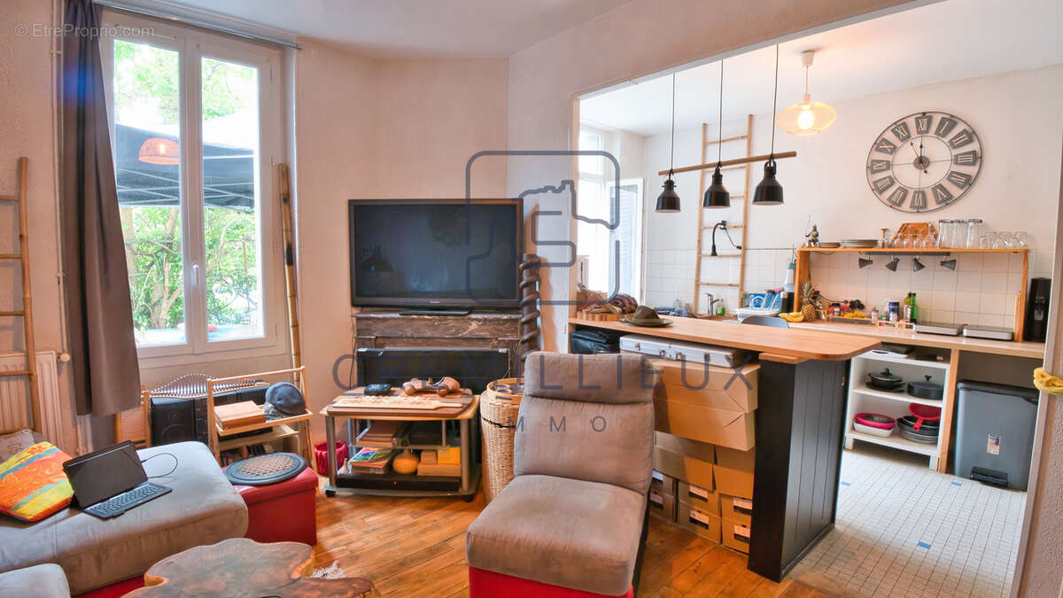 Appartement à GUILHERAND-GRANGES
