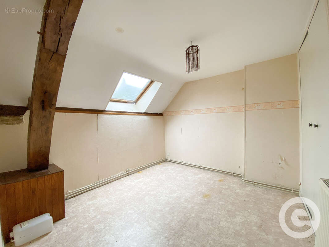 Maison à FONTENAY-PRES-VEZELAY