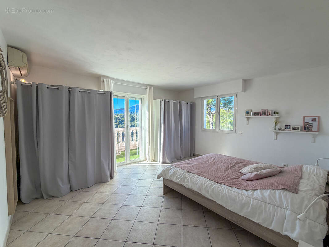 Maison à CAGNES-SUR-MER