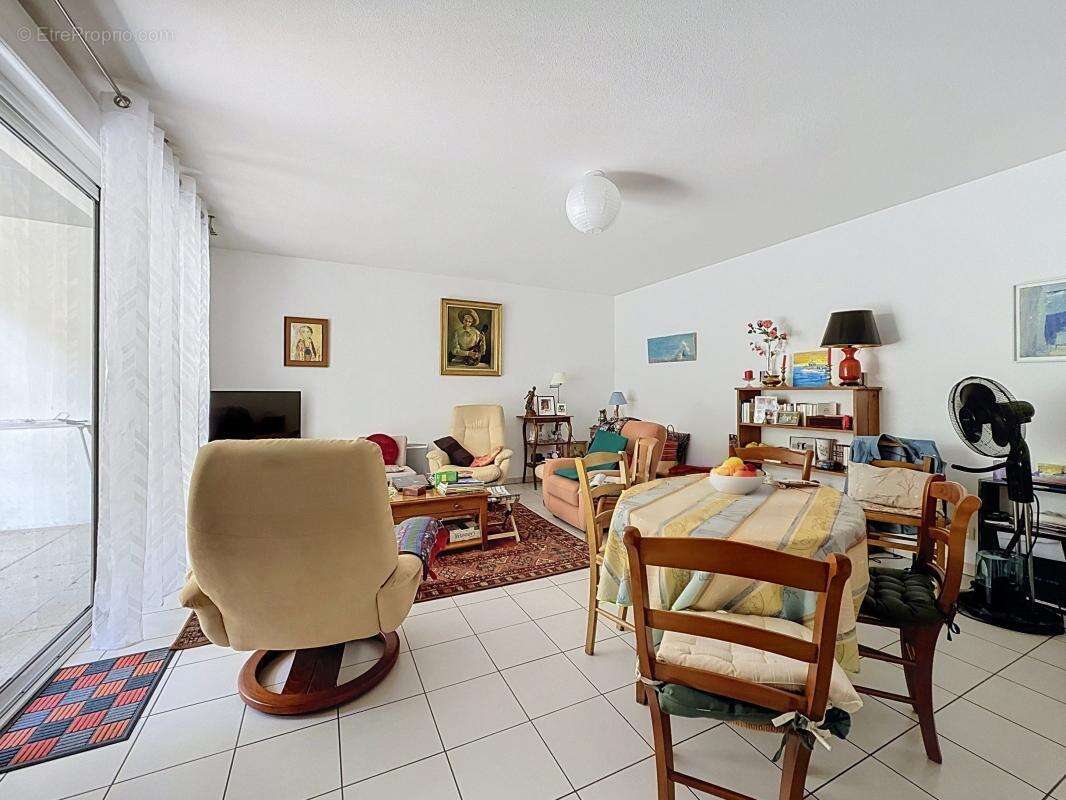 Quartier Médiathèque – Appartement T3 avec jardin et stationnement - photo 2