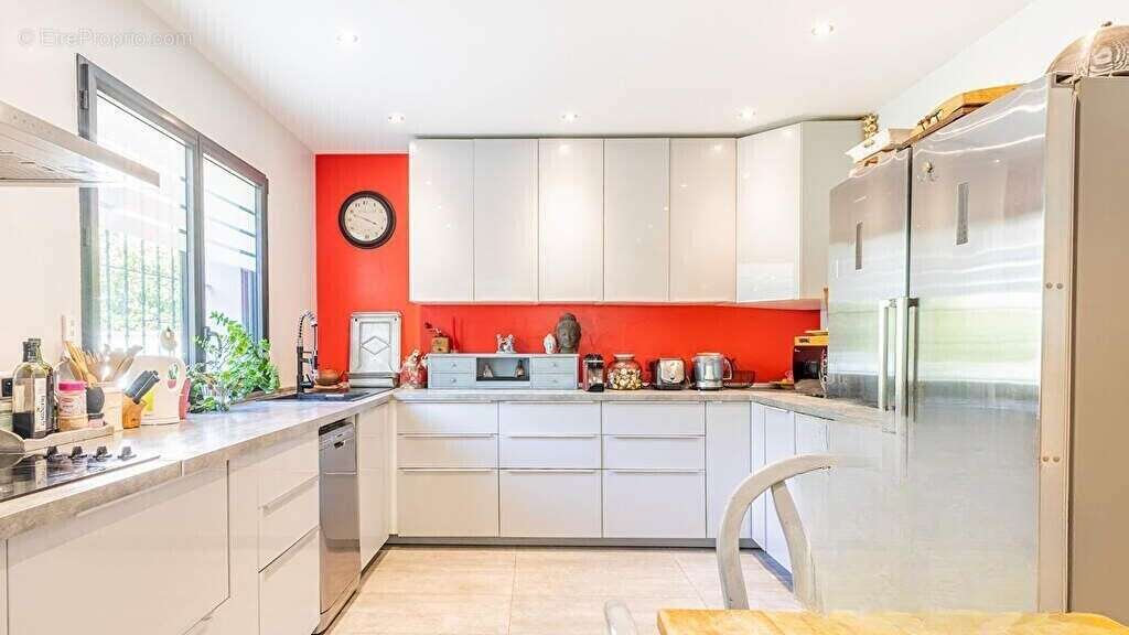 Maison à VERRIERES-LE-BUISSON