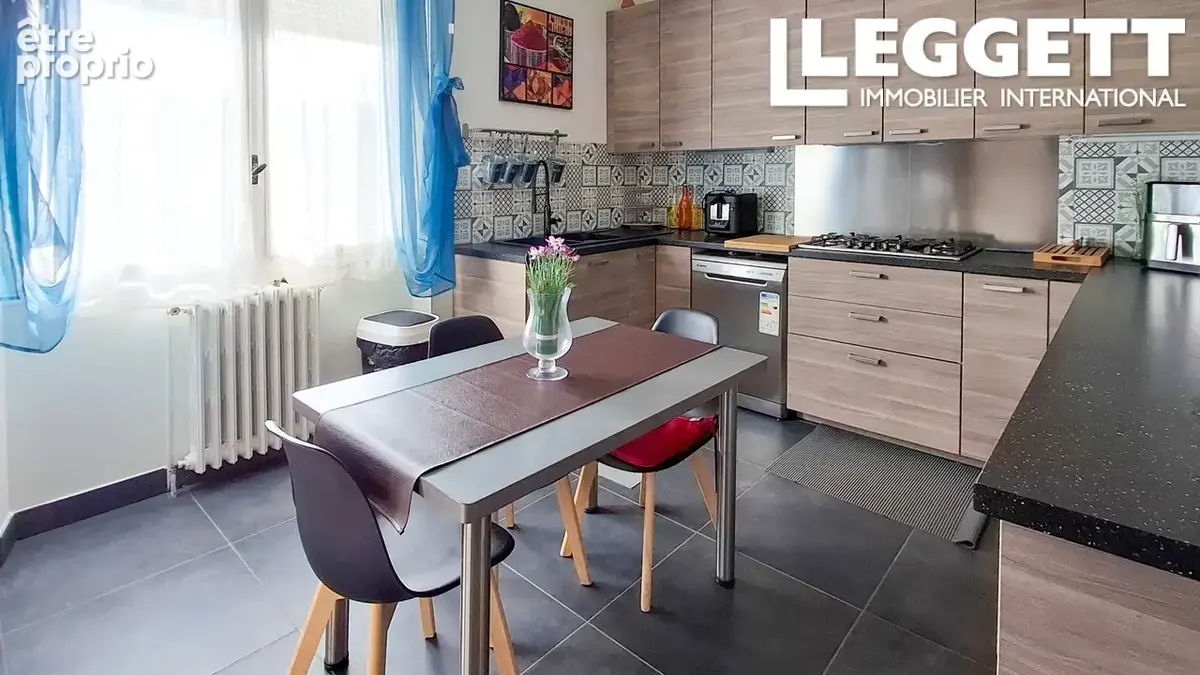 Maison familiale à Soyaux – Beaux volumes, garage, terrasse et jardin clos - photo 2