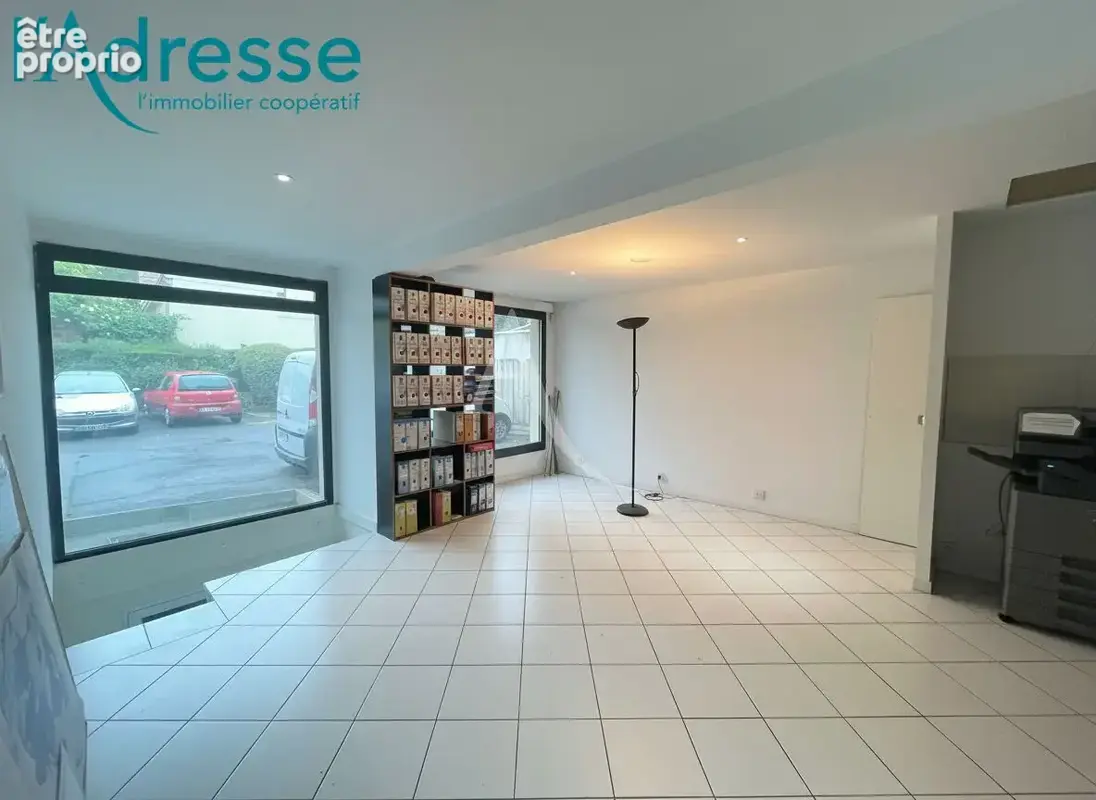Local commercial Noisy Le Grand 151 m2 - photo 7