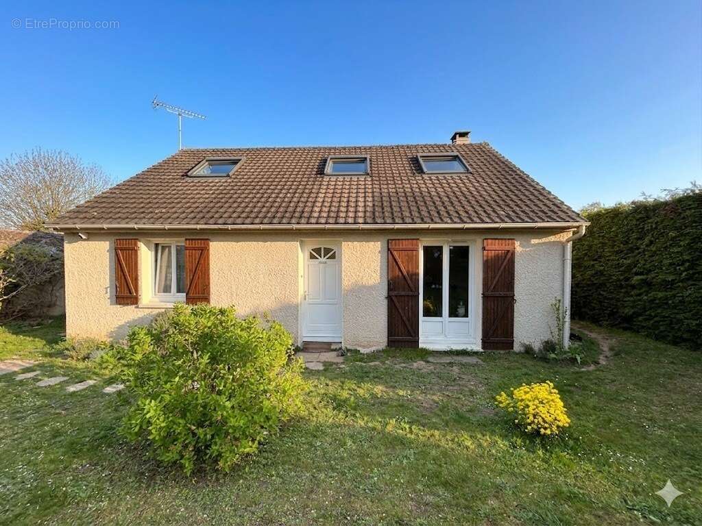 Maison à ROSNY-SUR-SEINE