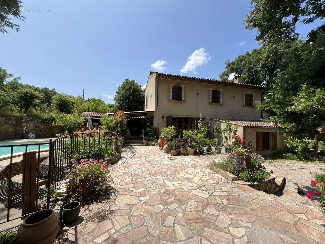 Maison à PLAN-DE-LA-TOUR