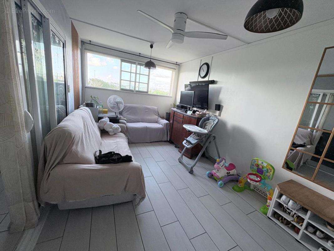 Appartement à LES ABYMES