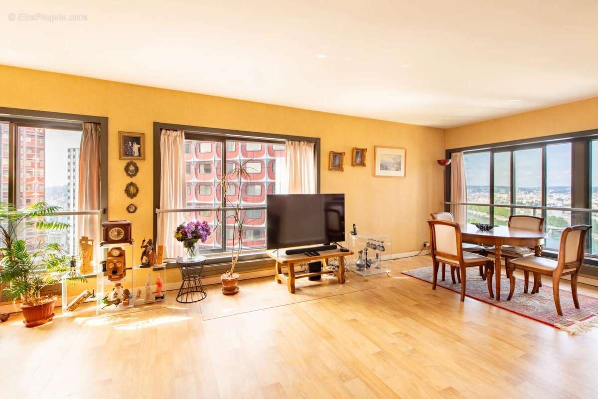 Appartement à PARIS-15E