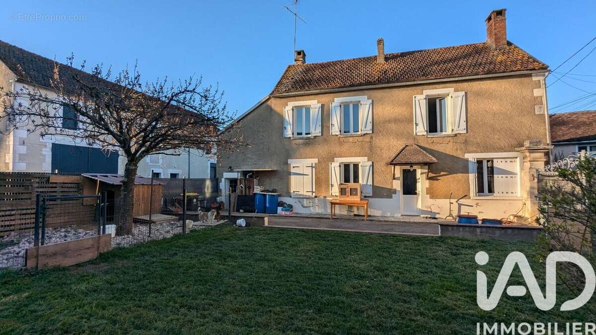 Maison 341 m² à Charentenay  - photo 2