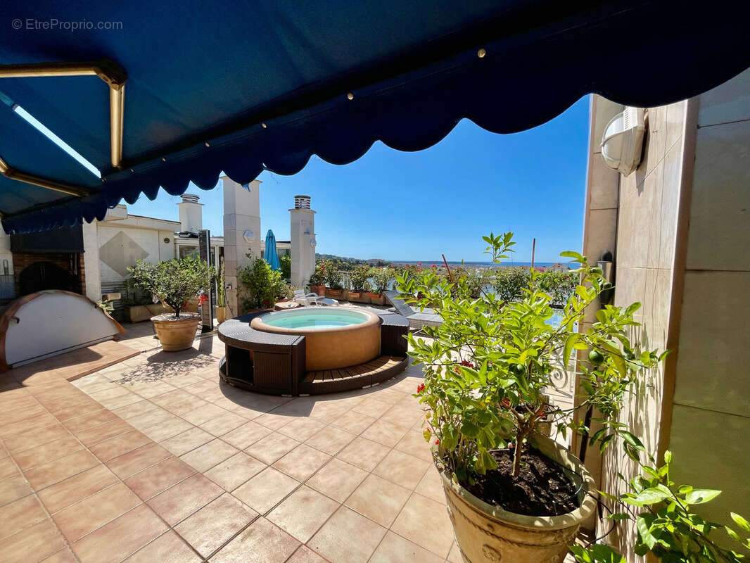 Appartement à LE CANNET