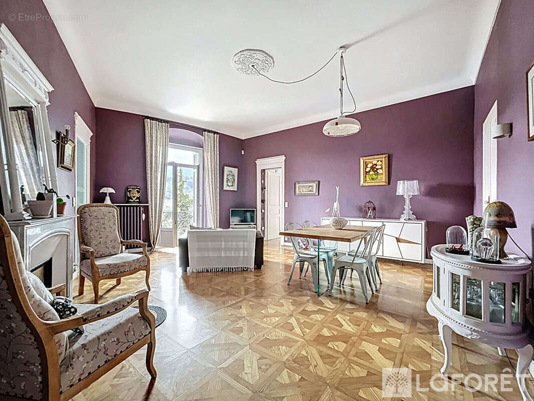 Appartement à MENTON