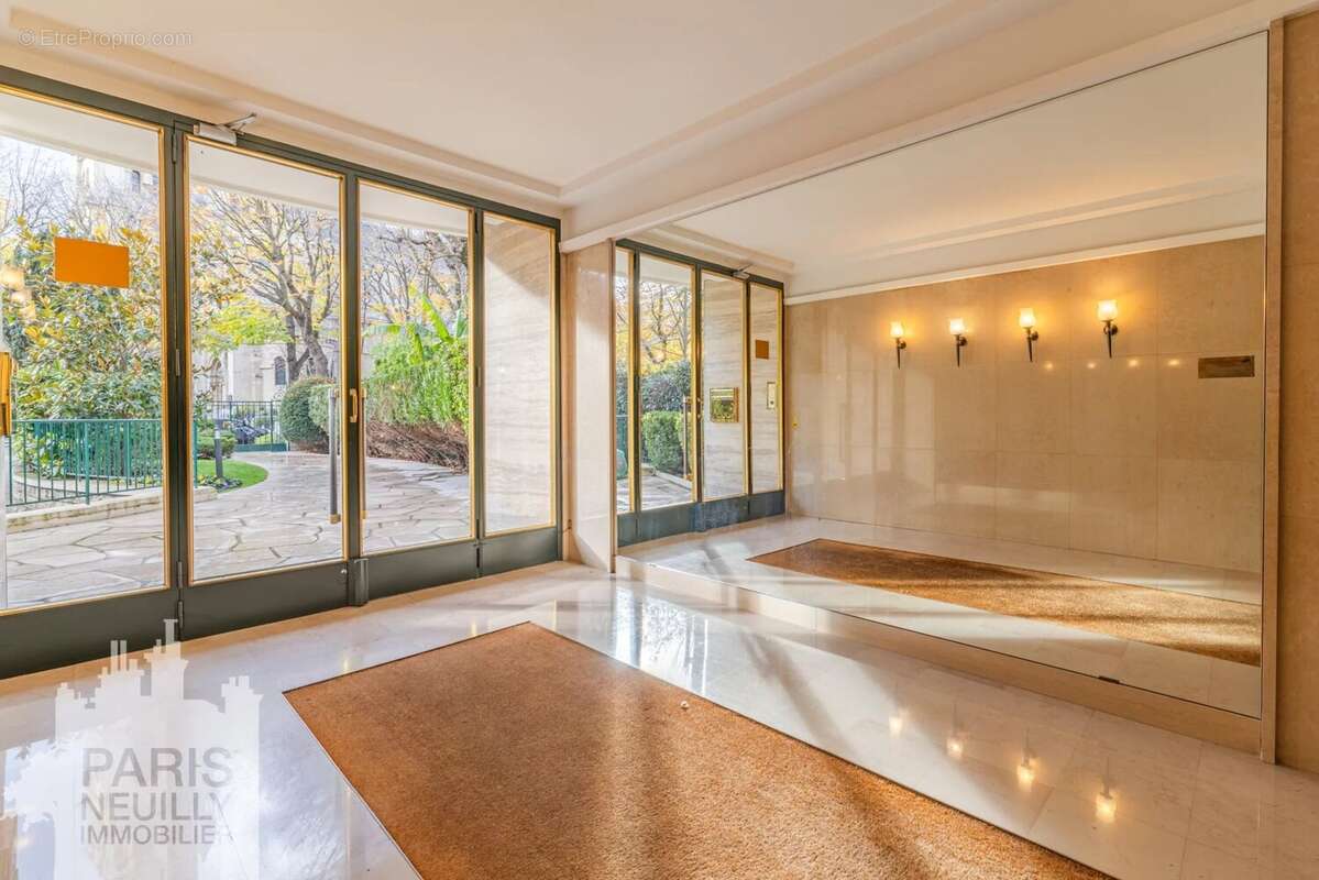 Appartement à NEUILLY-SUR-SEINE