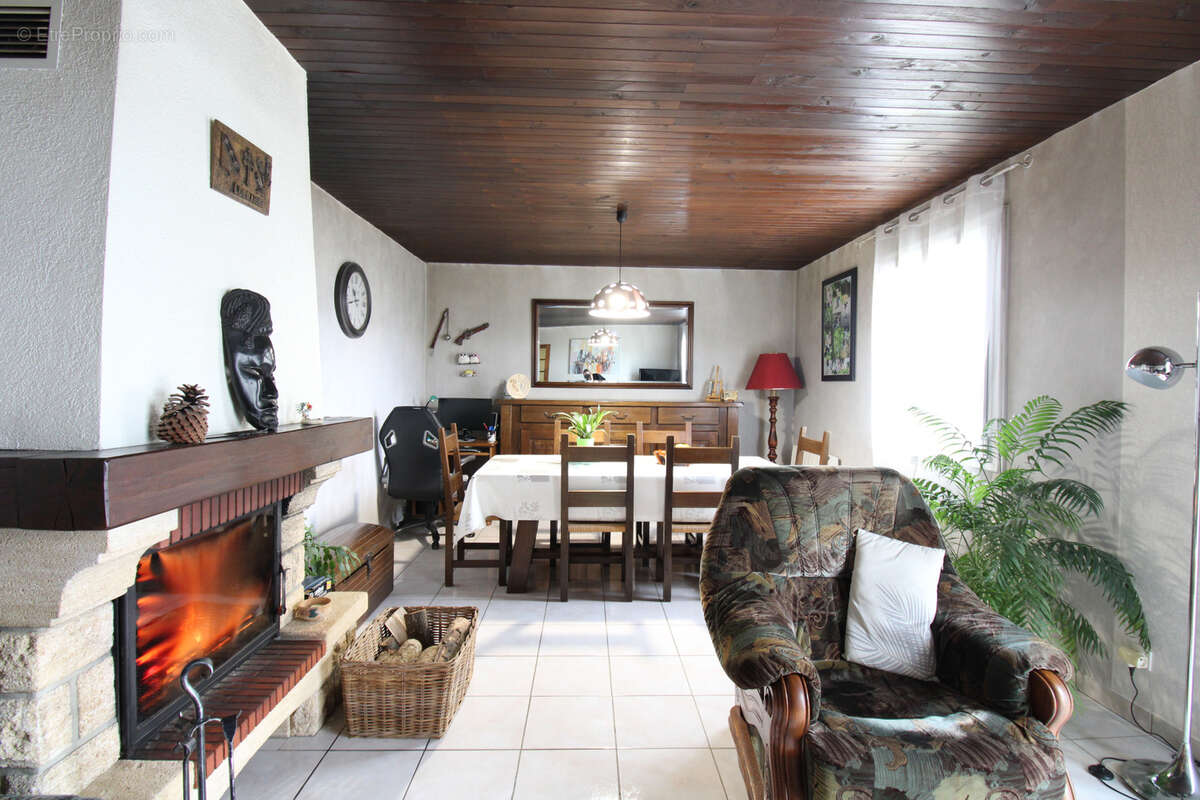 Maison à COLOMBEY-LES-BELLES