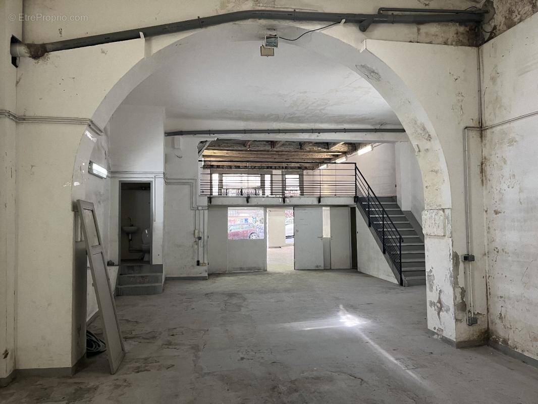 Commerce à MARSEILLE-1E