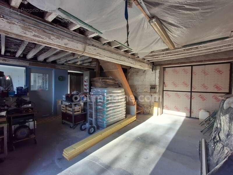 Maison à TREMBLAY-LES-VILLAGES