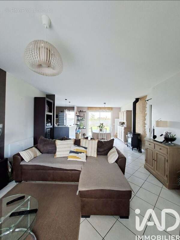 Photo 4 - Maison à NESMY