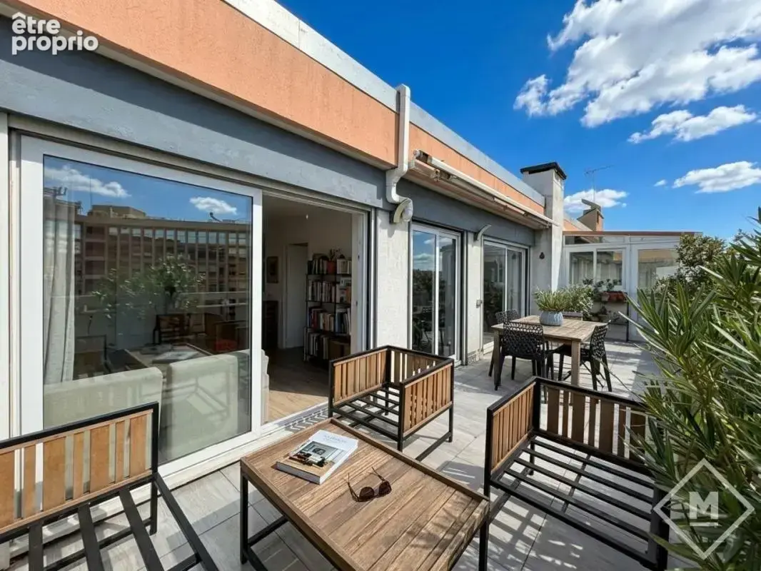 Somptueux appartement T2 dernier étage avec terrasse XXL Timone - photo 2