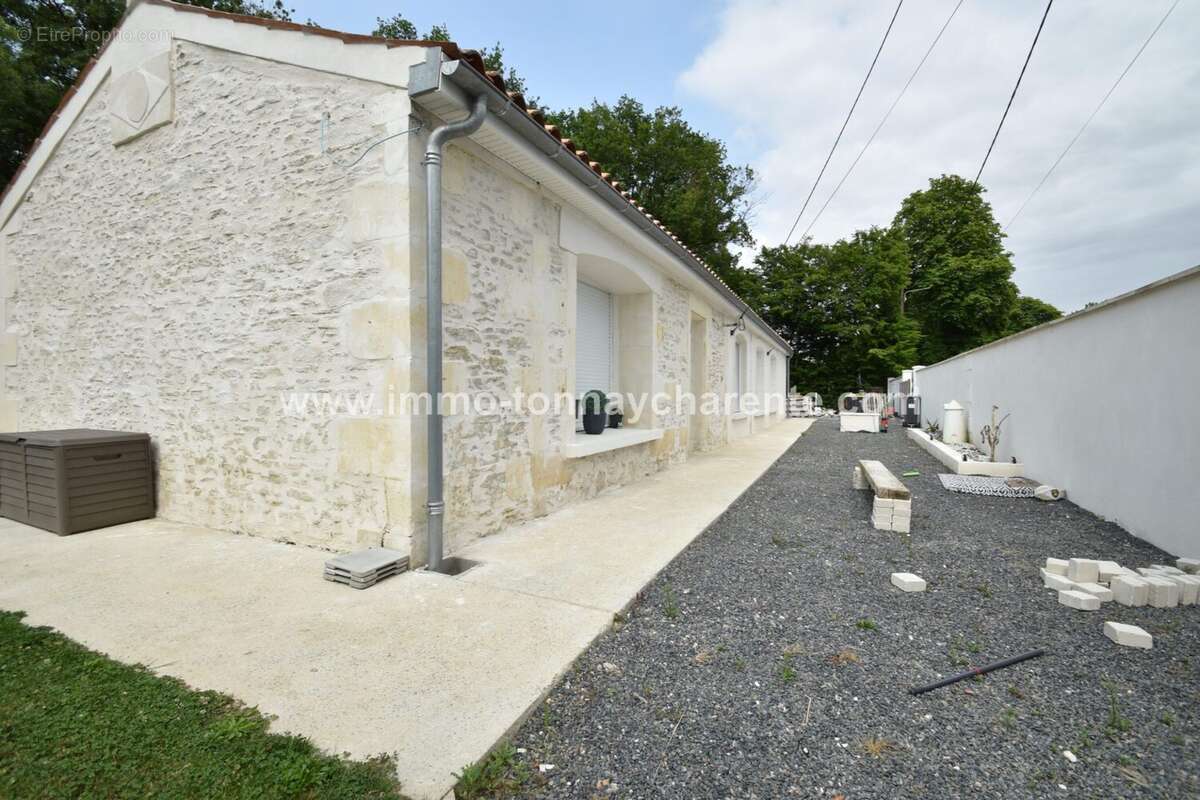 Maison à TONNAY-CHARENTE