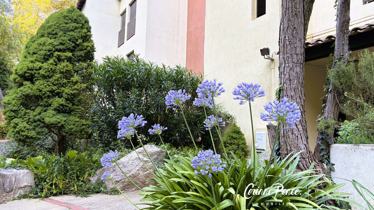 Appartement de 160m2 de plein pied avec jardin, terrasse, garage et place de parkings dans residence avec - photo 11