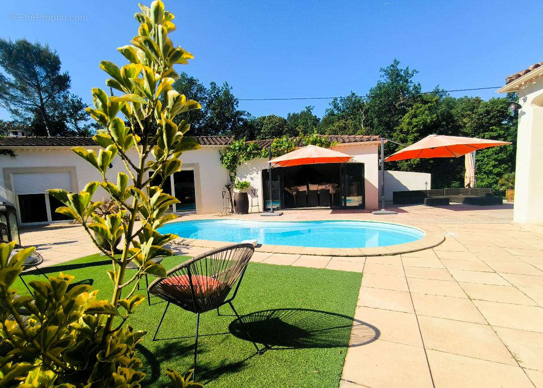 Maison à PERNES-LES-FONTAINES