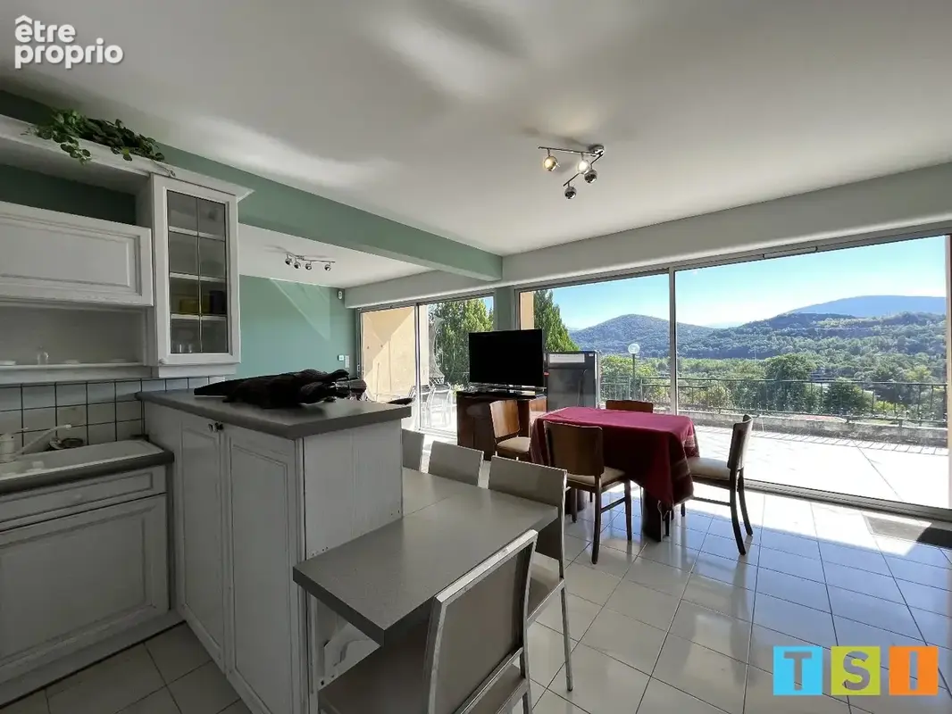 Bien d'exception: Villa 280m², vue panoramique sur Pyrénées, 4 chambres, un appartement indépendant, double garage, 4200m² de te - photo 11