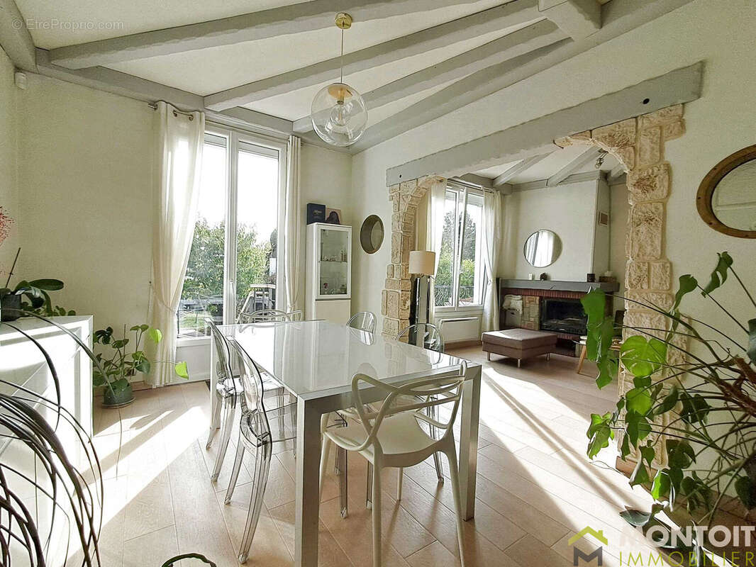 Maison à THIAIS