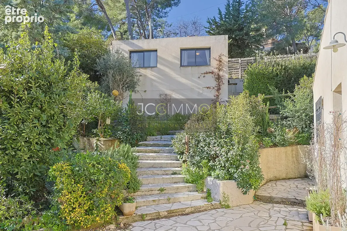 Carqueirane - villa t6 183 m2 vue mer dominante et panoramique avec studio - photo 49