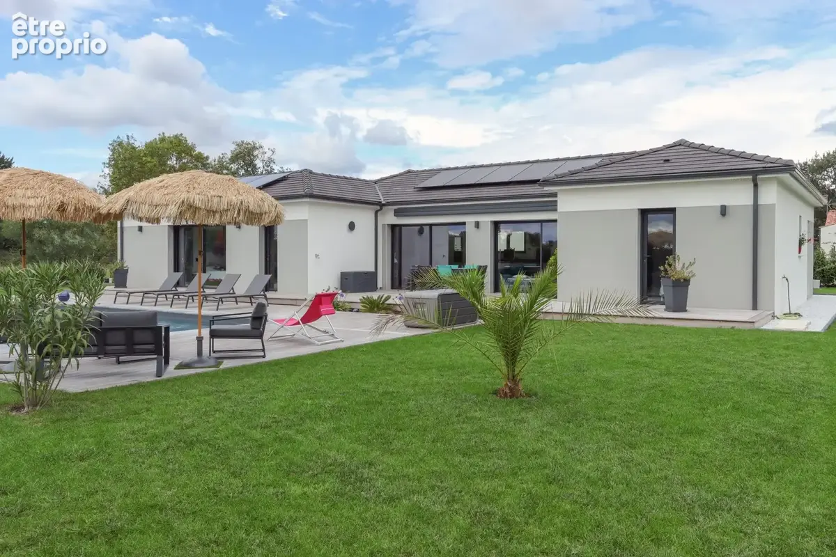 Maison 5 pièces 138 m² à vendre à Genouille (17430) - photo 2