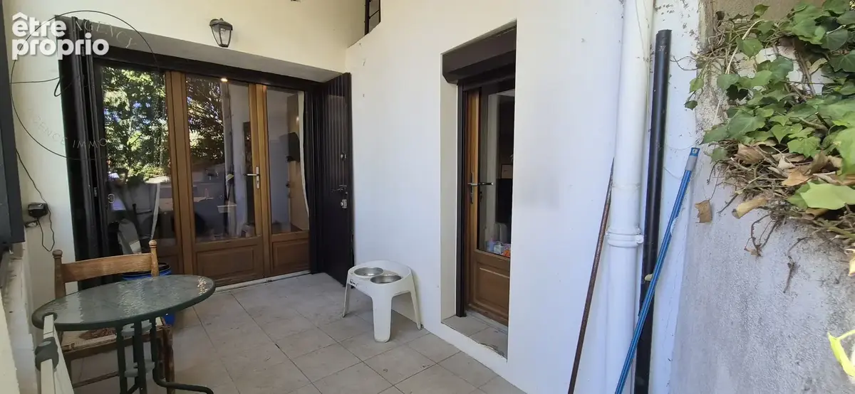 Maison de village rénovée de 80 m2 avec terrasse, cour et remise de 45 m2 - photo 12
