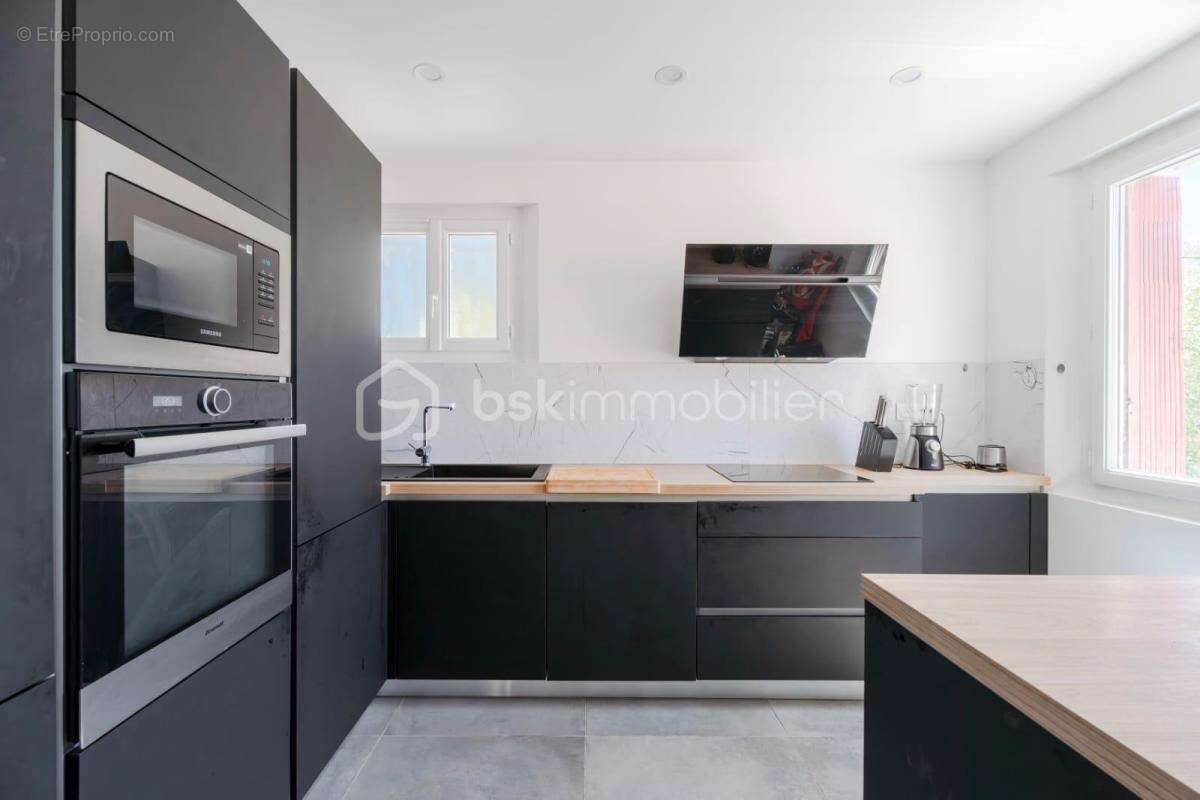 Appartement à SIX-FOURS-LES-PLAGES