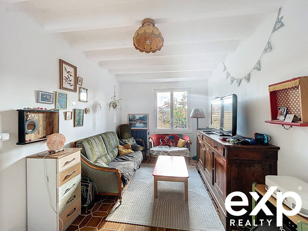 salon - Maison à BOUSSAY