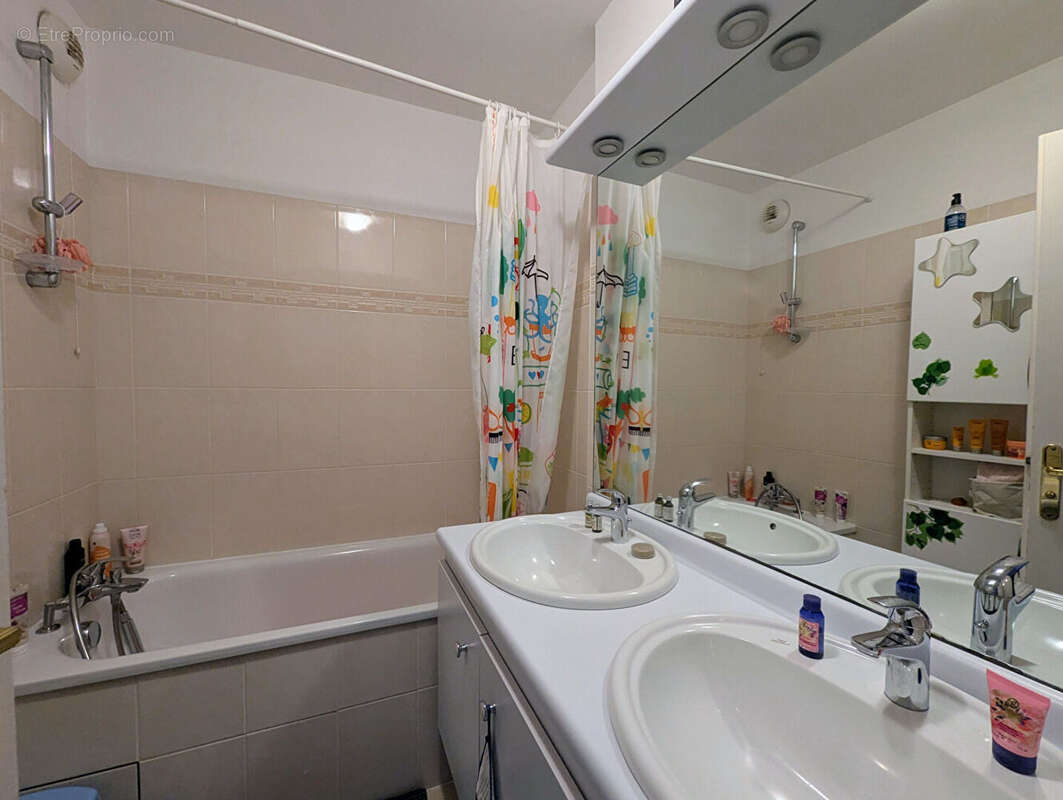 Appartement à LE PLESSIS-ROBINSON