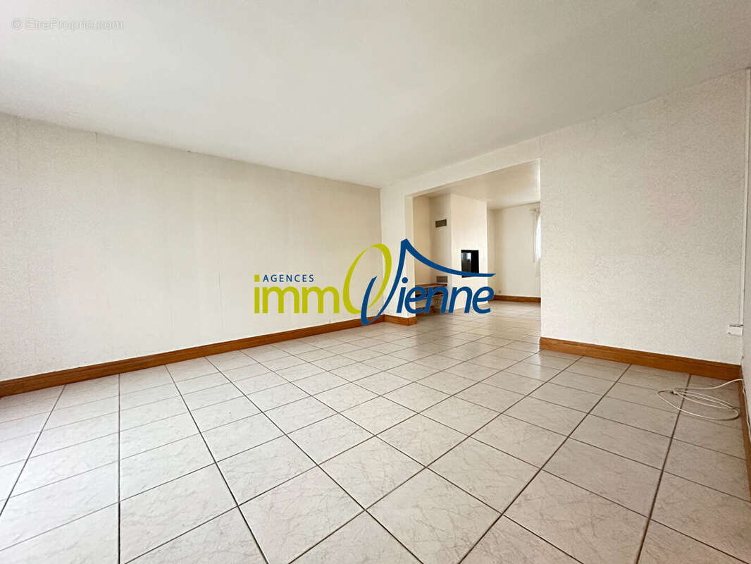 Maison à BUXEROLLES