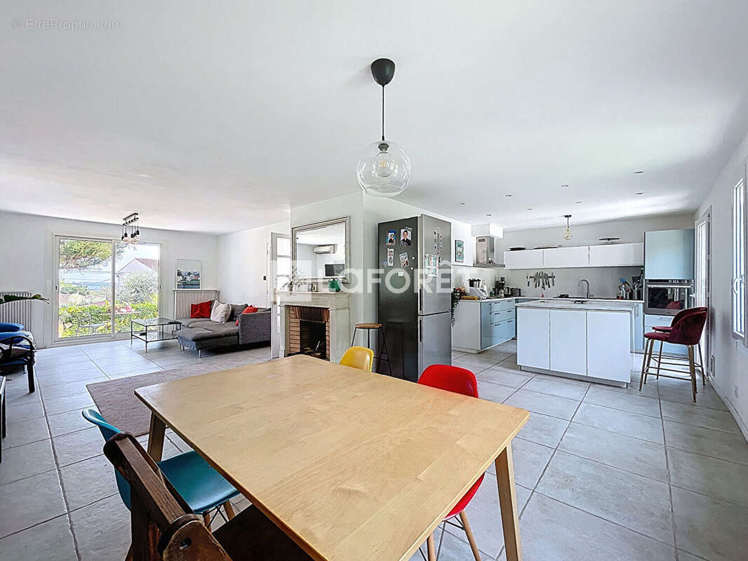 Maison à LA VALETTE-DU-VAR