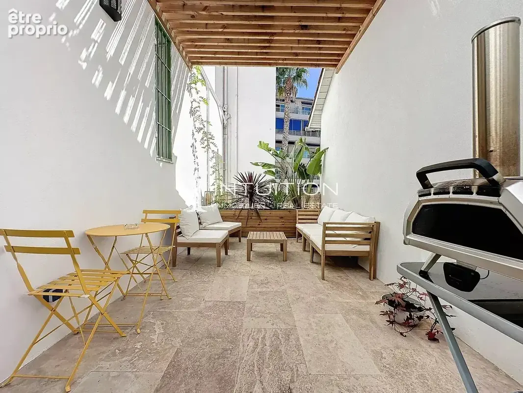 Antibes - Centre : Vaste appartement bourgeois avec terrasse - photo 12
