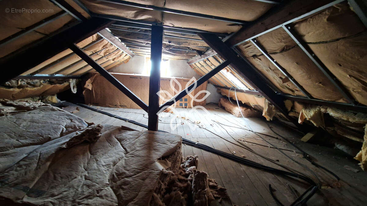 Immeuble de caractère au cœur de Saint-Georges-d'Aurac - photo 18