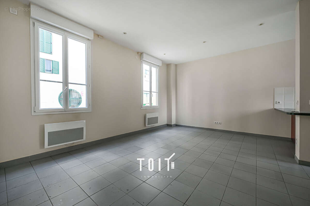 Appartement à PARIS-14E