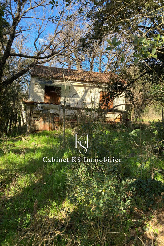 Maison à SEILLONS-SOURCE-D'ARGENS