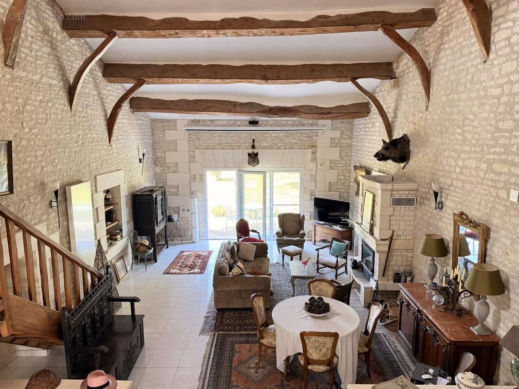 Maison 275 m² à Cozes  - photo 4