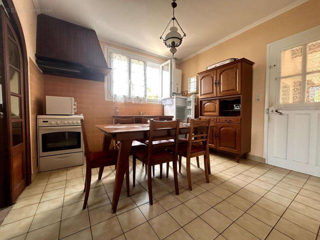 Maison à SELLES-SAINT-DENIS