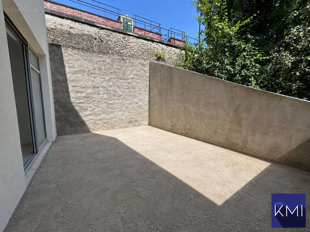 Appartement à PARIS-20E