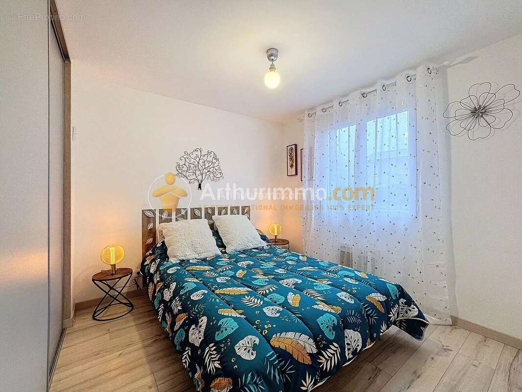 Maison à NIVOLAS-VERMELLE