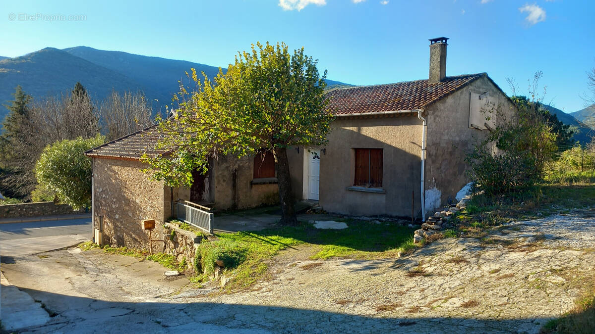 Maison à COLOMBIERES-SUR-ORB